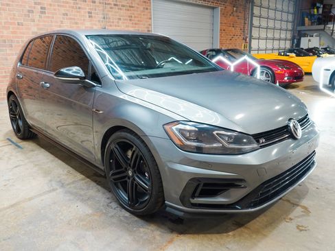 Used 2018 Volkswagen Golf R 4-Door AWD/4WD image 3
