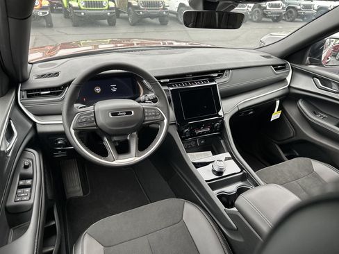 New 2025 Jeep Grand Cherokee L Altitude AWD/4WD image 17