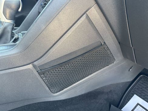 Certified 2022 Volkswagen Tiguan SEL R-Line image 39