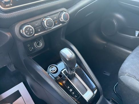 Used 2021 Nissan Kicks S image 37