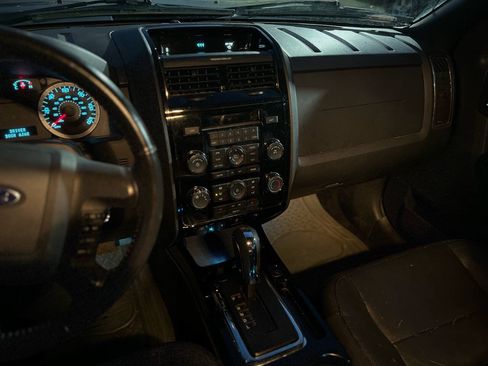 Used 2010 Ford Escape Limited FWD image 11