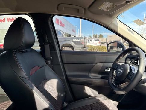 Used 2025 Nissan Kicks SR image 15