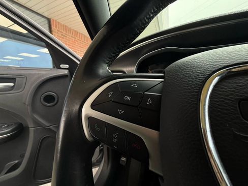 Used 2016 Dodge Charger SXT image 9