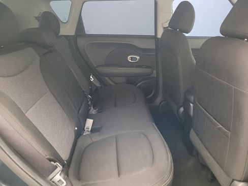 Used 2017 Kia Soul + image 19