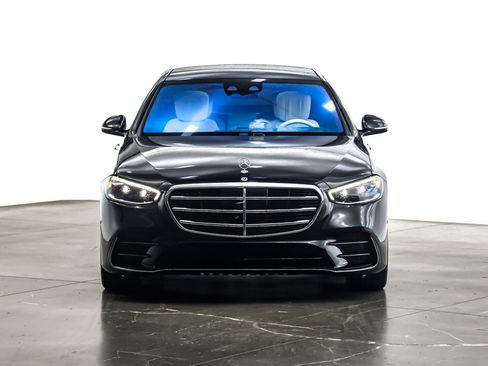 Certified 2025 Mercedes-Benz S 580 4MATIC Sedan image 5