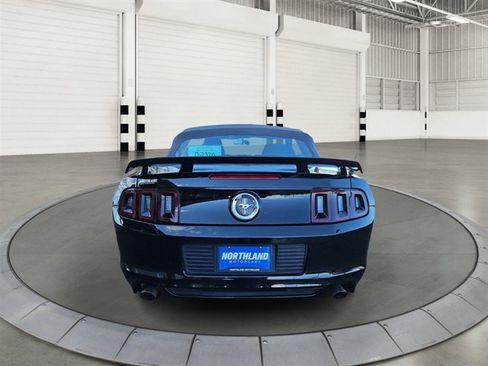 Used 2014 Ford Mustang Convertible image 3