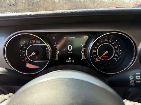 Used 2019 Jeep Wrangler Unlimited Sahara w/ LED Lighting Group image 17