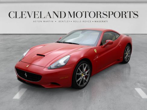 Used 2010 Ferrari California RWD image 11