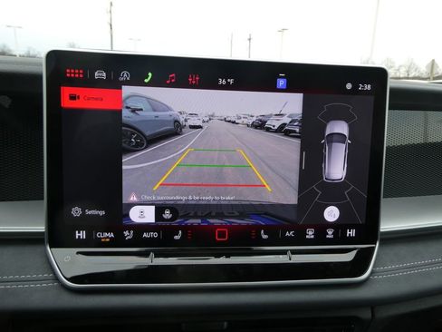 New 2026 Volkswagen Tiguan SE R-Line AWD/4WD image 23