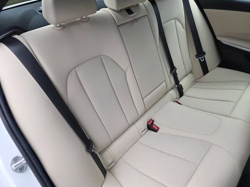Used 2024 BMW 330i Sedan w/ Convenience Package RWD image 24