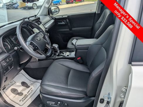 Used 2021 Toyota 4Runner TRD Off-Road Premium AWD/4WD image 13