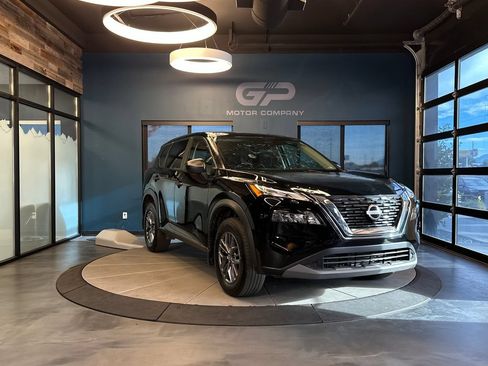 Used 2023 Nissan Rogue S AWD/4WD image 1