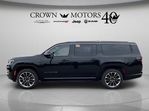 Used 2024 Jeep Wagoneer L Series III w/ Premium Group I AWD/4WD image 11