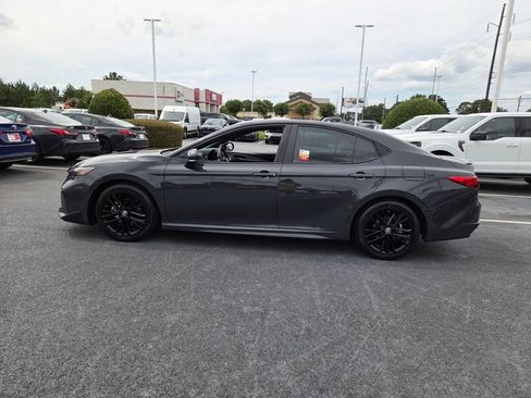 Used 2025 Toyota Camry SE FWD image 4