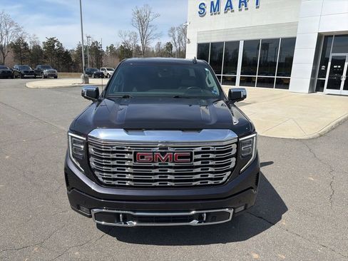 Used 2023 GMC Sierra 1500 Denali w/ Denali Reserve Package AWD/4WD image 11