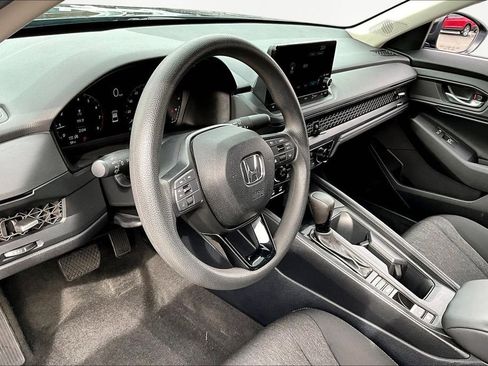 Used 2025 Honda Accord SE image 14
