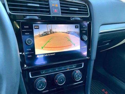 Used 2020 Volkswagen GTI SE image 20