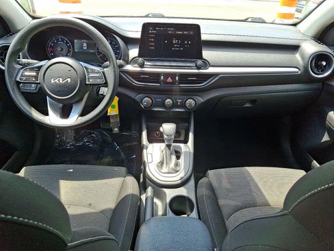Used 2024 Kia Forte LXS w/ LXS Technology Package FWD image 10