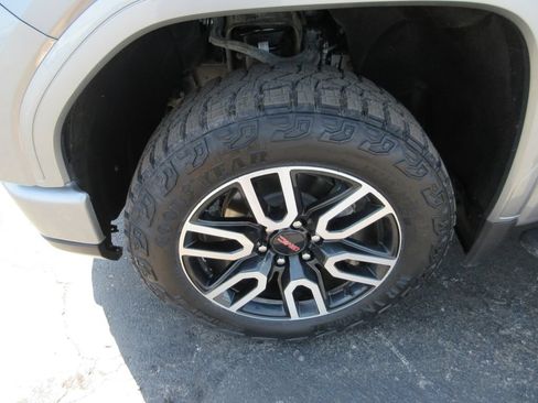 Certified 2024 GMC Sierra 1500 AT4 w/ Technology Package AWD/4WD image 14