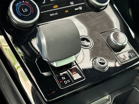 Used 2023 Land Rover Range Rover Sport SE Dynamic image 23