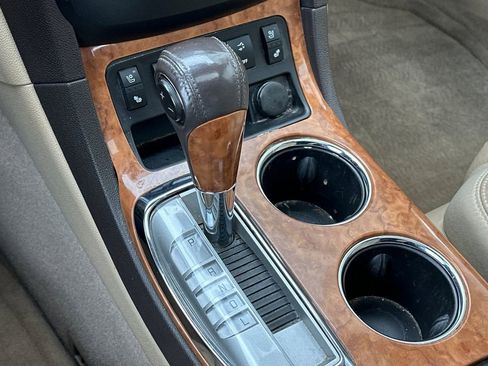 Used 2010 Buick Enclave CXL image 22