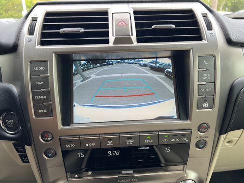 Used 2021 Lexus GX 460 Premium w/ Premium Package AWD/4WD image 25
