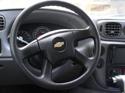 Used 2005 Chevrolet TrailBlazer LS w/ LS Preferred Equipment Group AWD/4WD image 16