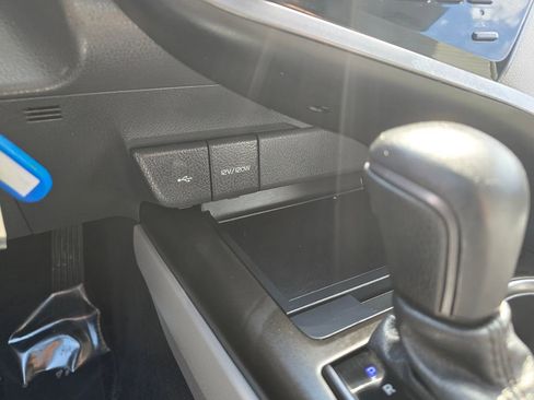 Used 2021 Toyota Camry SE image 25