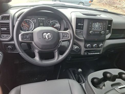 Used 2024 RAM 2500 Tradesman w/ Chrome Appearance Group AWD/4WD image 10