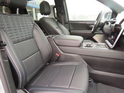 Used 2025 GMC Sierra EV Denali AWD/4WD image 43
