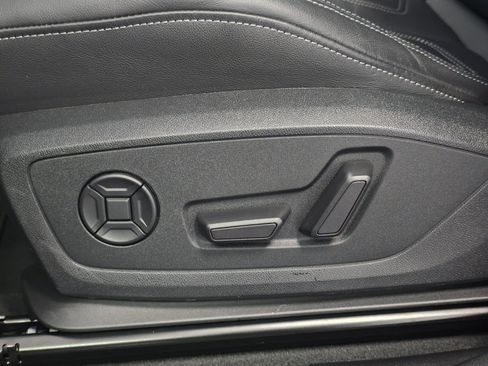 Used 2024 Audi Q3 2.0T Premium w/ Convenience Package image 35