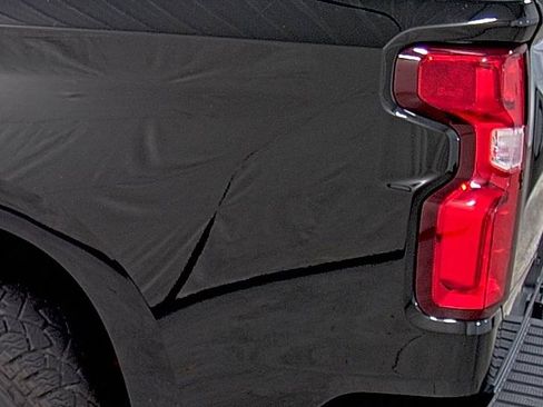 Used 2021 Chevrolet Silverado 1500 High Country w/ Technology Package image 10