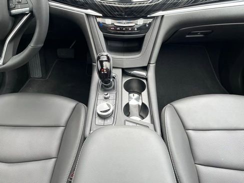 Certified 2025 Cadillac XT6 Premium Luxury image 18