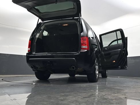 Used 2011 Honda Pilot Touring image 38