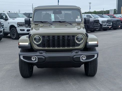 New 2026 Jeep Gladiator Sport AWD/4WD image 3