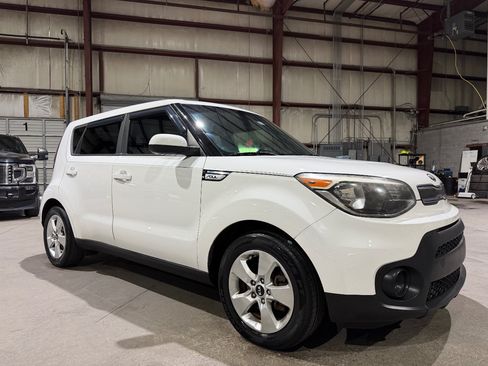 Used 2018 Kia Soul w/ Convenience Package FWD image 1