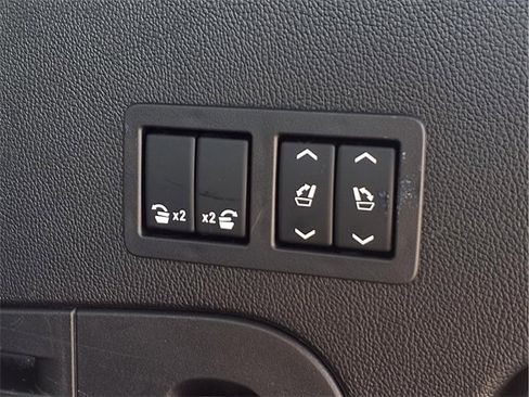 Used 2018 GMC Yukon SLT w/ Premium Edition image 27