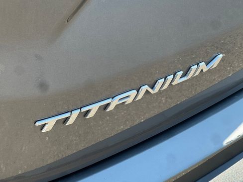 Used 2024 Ford Edge Titanium image 35