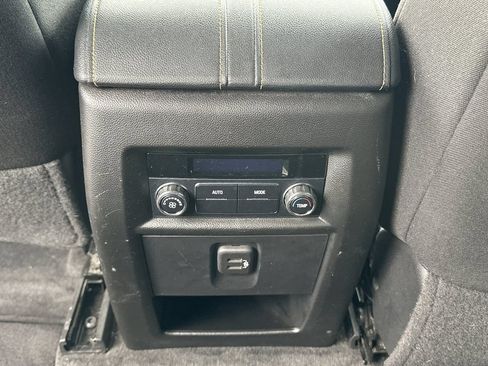 Used 2020 Chevrolet Traverse LS FWD image 21