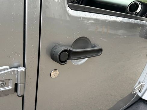 Certified 2018 Jeep Wrangler Unlimited Sahara image 23