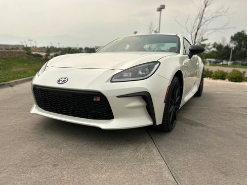 Used 2026 Toyota GR86 w/ Performance Package RWD image 3