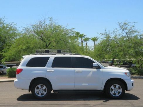 Used 2015 Toyota Sequoia SR5 AWD/4WD image 3
