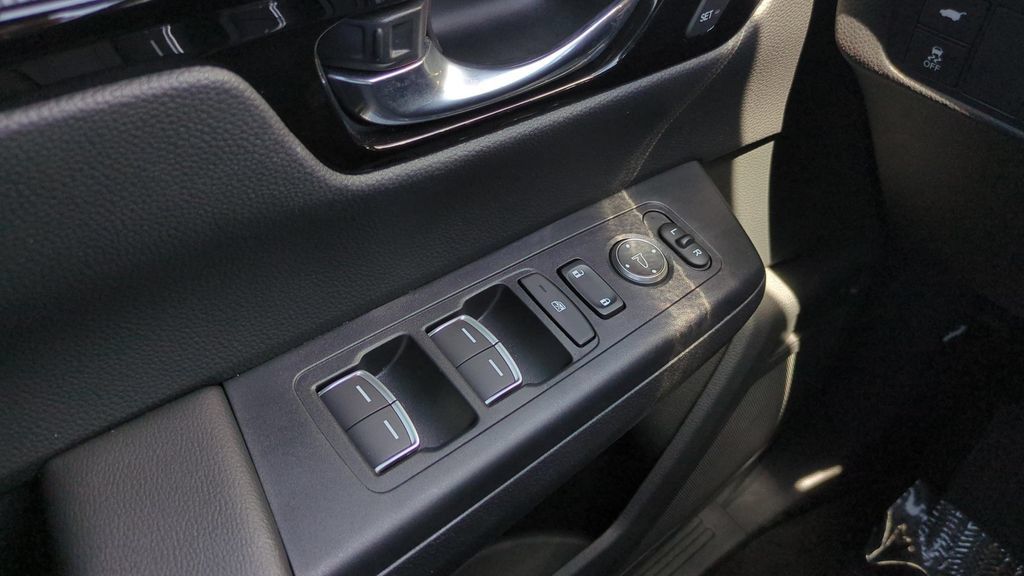 Used 2025 Honda CR-V Sport Touring image 20
