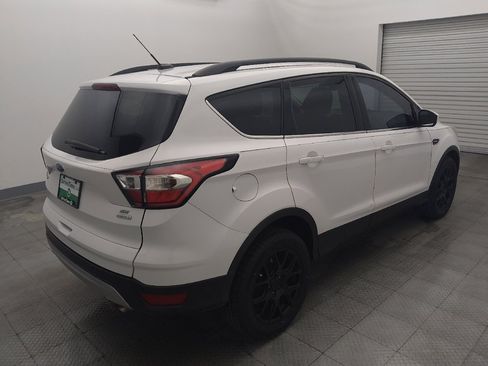 Used 2017 Ford Escape SE w/ Equipment Group 201A FWD image 9