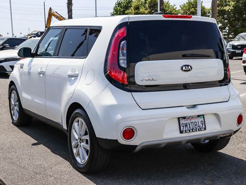 Used 2019 Kia Soul + w/ Audio Package FWD image 9
