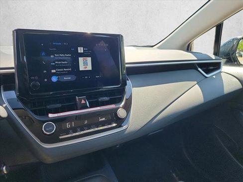 Used 2025 Toyota Corolla LE image 22