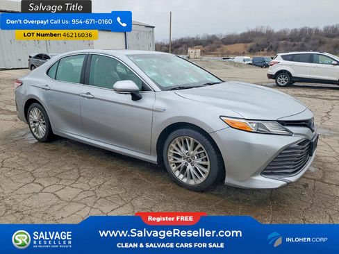 Used 2018 Toyota Camry XLE w/ Audio Package image 5
