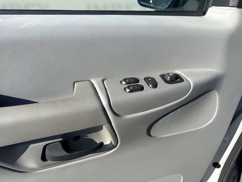 Used 2007 Ford E-350 and Econoline 350 XLT image 21