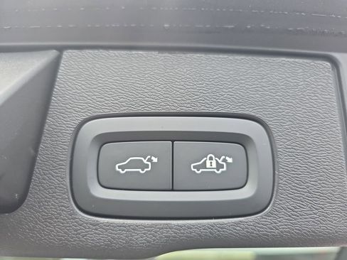 New 2026 Volvo XC60 B5 Plus w/ Protection Package Premier image 21