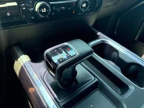 Used 2023 Chevrolet Silverado 1500 LTZ image 24